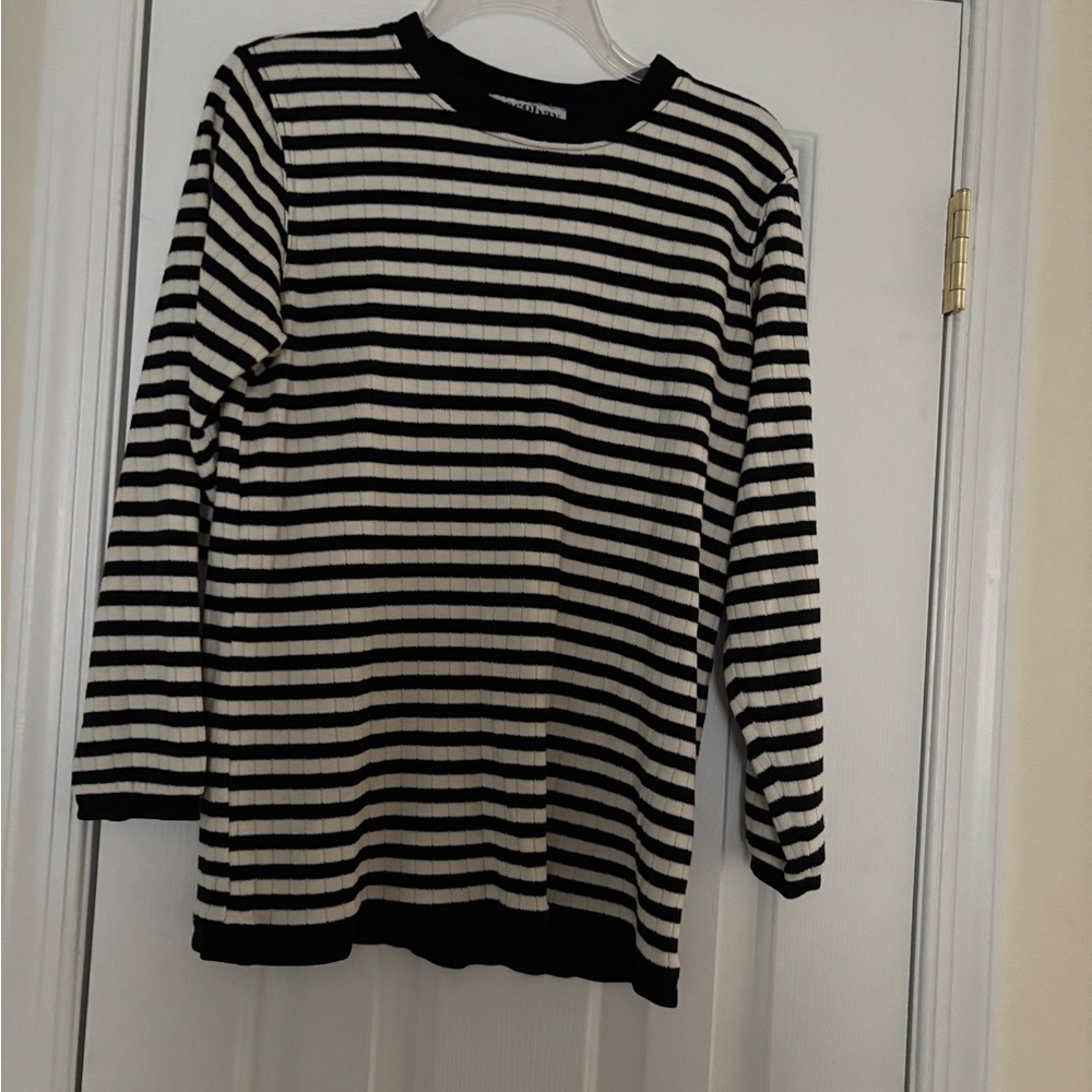 Size M black and white striped knit top